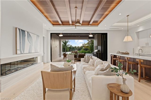 1199 12th ST N, Naples, FL 34102