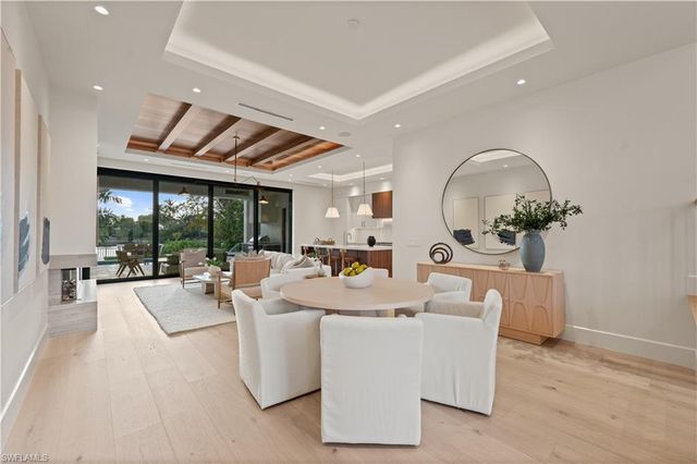 1199 12th ST N, Naples, FL 34102