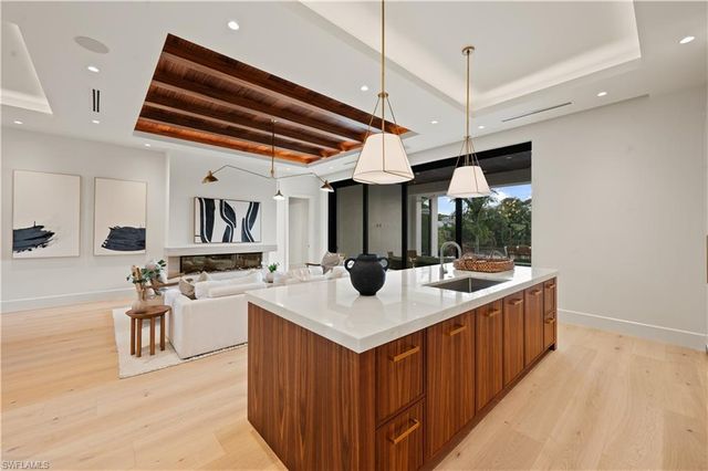 1199 12th ST N, Naples, FL 34102