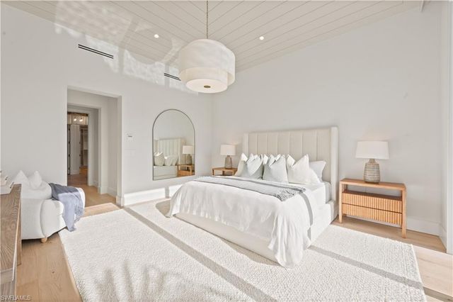 1199 12th ST N, Naples, FL 34102