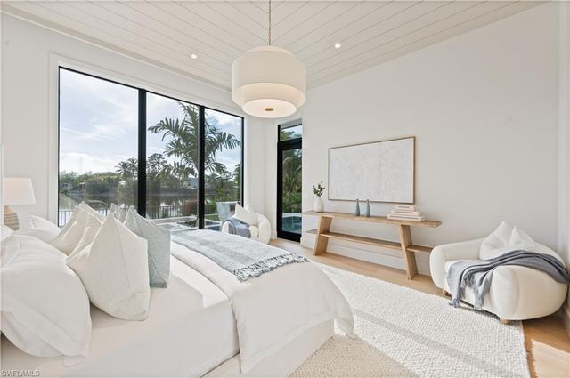 1199 12th ST N, Naples, FL 34102