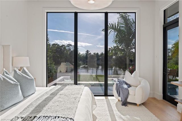 1199 12th ST N, Naples, FL 34102