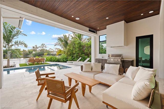 1199 12th ST N, Naples, FL 34102