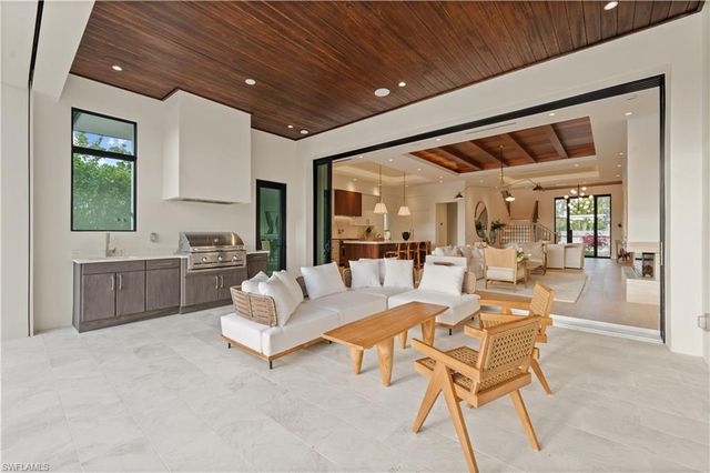 1199 12th ST N, Naples, FL 34102