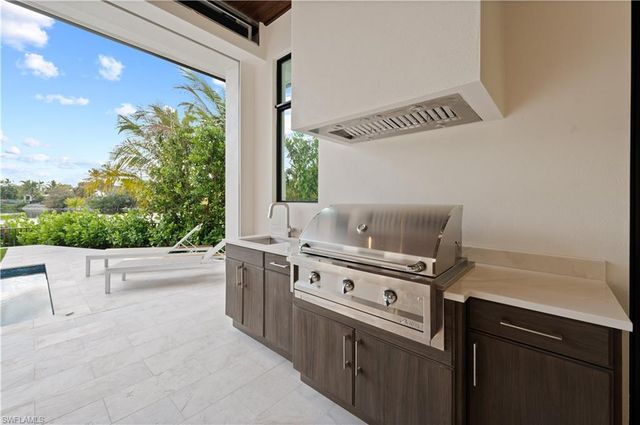 1199 12th ST N, Naples, FL 34102