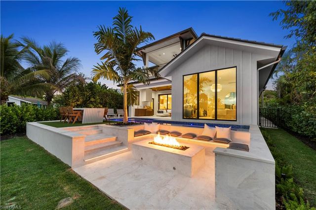 1199 12th ST N, Naples, FL 34102