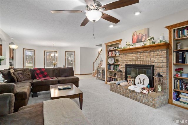 901 Greengate Court, Evansville, IN 47715