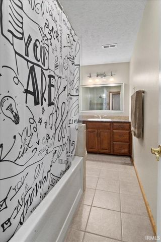 901 Greengate Court, Evansville, IN 47715