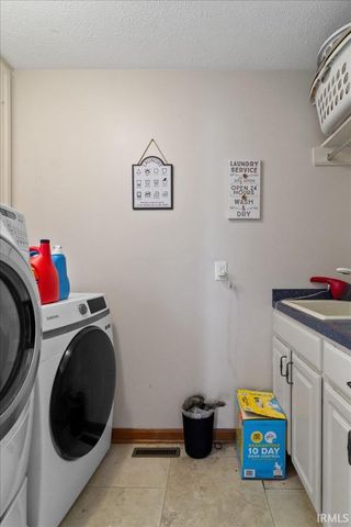 901 Greengate Court, Evansville, IN 47715