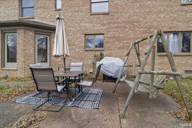 901 Greengate Court, Evansville, IN 47715