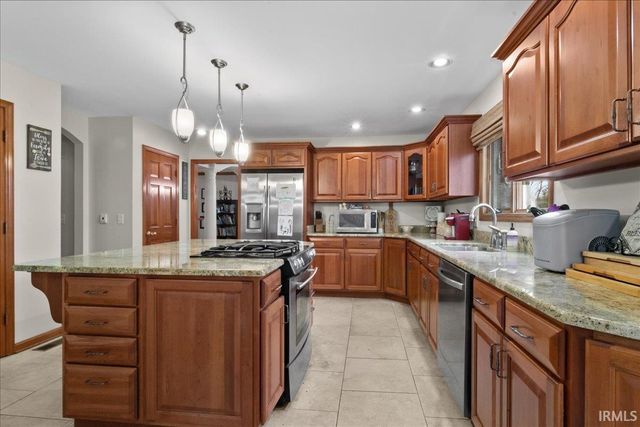 901 Greengate Court, Evansville, IN 47715