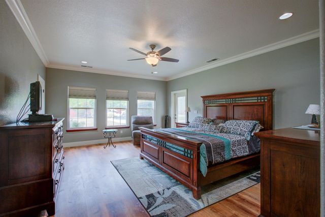 1054 Townhill Rd, Oakdale, CA 95361