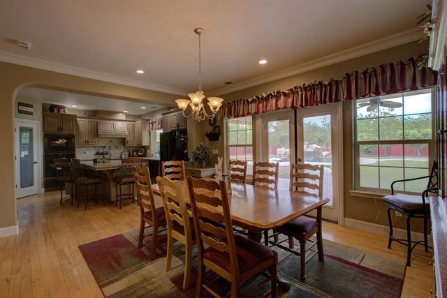 1054 Townhill Rd, Oakdale, CA 95361