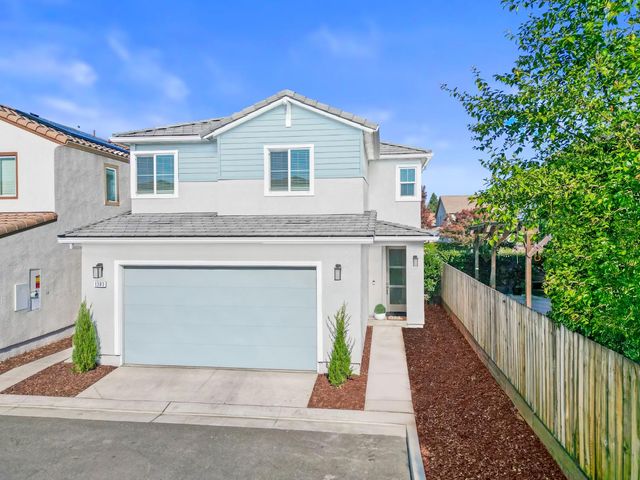 1383 Kinship Dr, Turlock, CA 95382