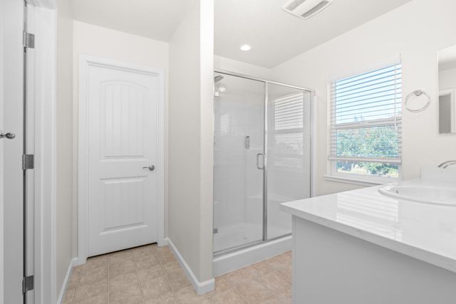 1383 Kinship Dr, Turlock, CA 95382