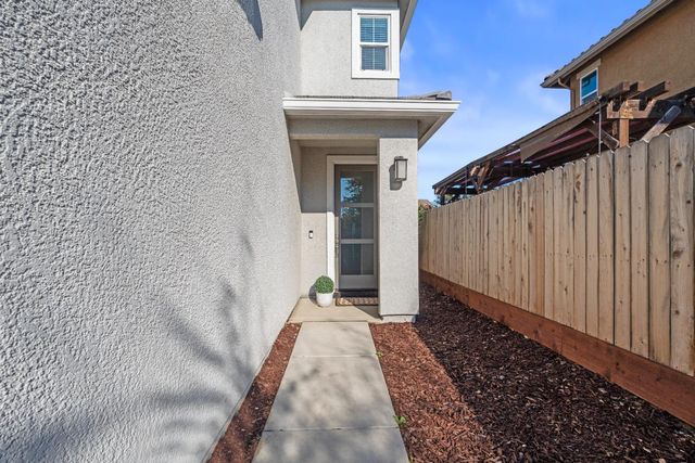 1383 Kinship Dr, Turlock, CA 95382