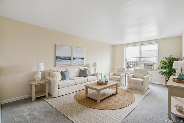 8450 169th Street 306, Jamaica, NY 11432