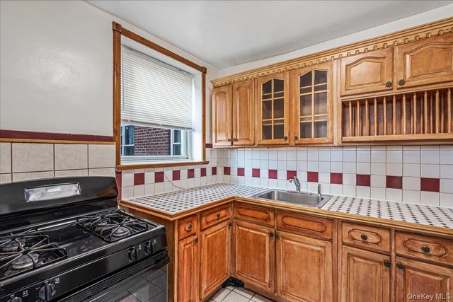 8450 169th Street 306, Jamaica, NY 11432