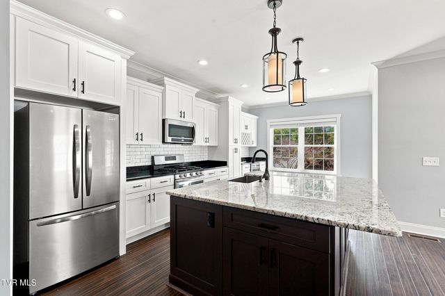 3418 Silk Mill Place, Kingsport, TN 37660