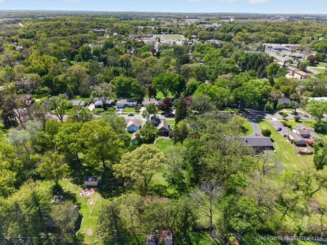183 Lincoln Parkway, Crystal Lake, IL 60014