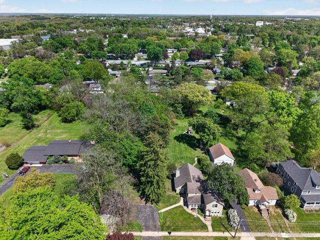 183 Lincoln Parkway, Crystal Lake, IL 60014