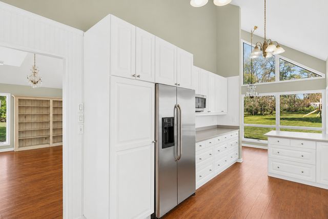 183 Lincoln Parkway, Crystal Lake, IL 60014