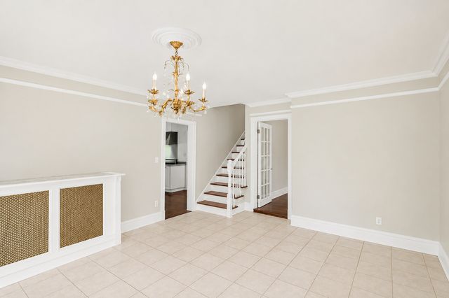 183 Lincoln Parkway, Crystal Lake, IL 60014