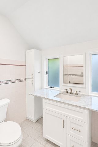 183 Lincoln Parkway, Crystal Lake, IL 60014