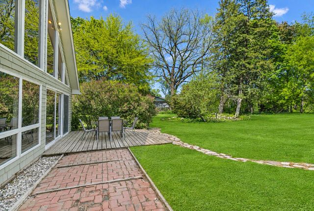 183 Lincoln Parkway, Crystal Lake, IL 60014