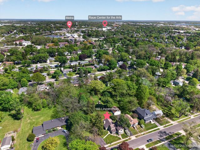 183 Lincoln Parkway, Crystal Lake, IL 60014