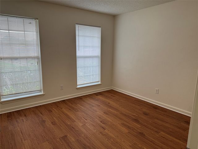 2217 Woodcreek B, Carrollton, TX 75006