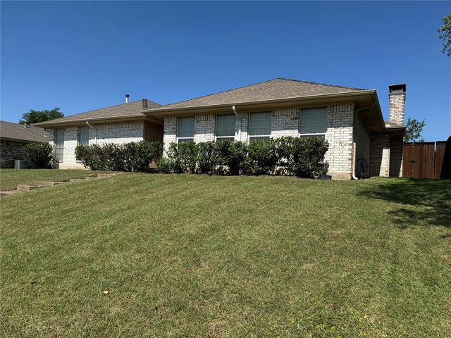 2217 Woodcreek B, Carrollton, TX 75006