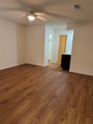 2217 Woodcreek B, Carrollton, TX 75006