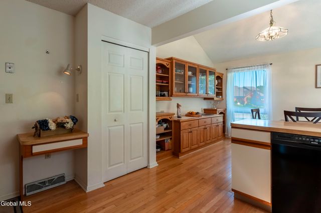 32 Lillian Lane, Troy, NY 12180