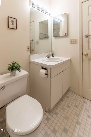 32 Lillian Lane, Troy, NY 12180