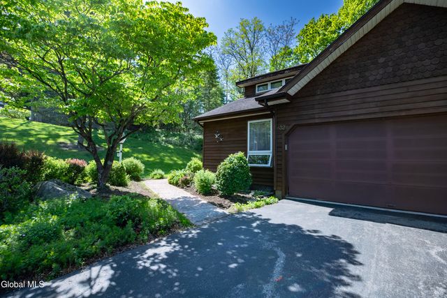 32 Lillian Lane, Troy, NY 12180