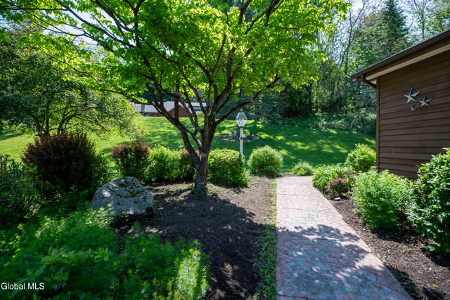 32 Lillian Lane, Troy, NY 12180