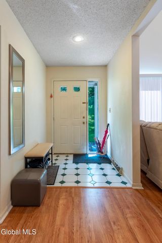 32 Lillian Lane, Troy, NY 12180