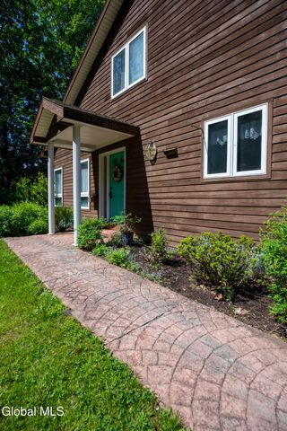 32 Lillian Lane, Troy, NY 12180