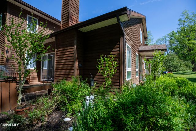 32 Lillian Lane, Troy, NY 12180