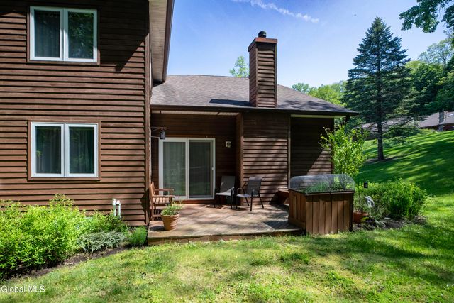 32 Lillian Lane, Troy, NY 12180