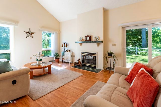 32 Lillian Lane, Troy, NY 12180
