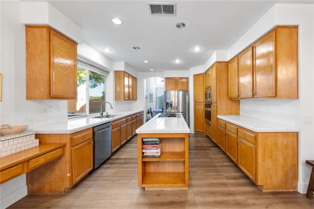 23480 Bending Oak Court, Murrieta, CA 92562