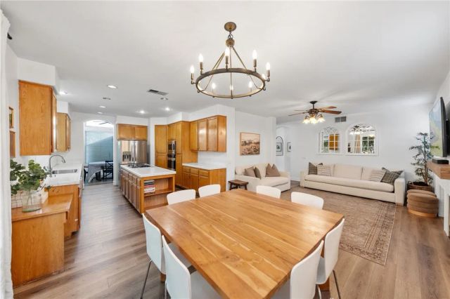 23480 Bending Oak Court, Murrieta, CA 92562