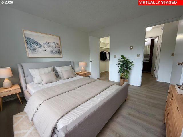 11040 Sw GREENBURG Rd 206, Portland, OR 97210