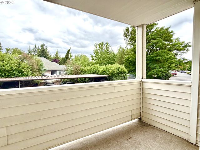 11040 Sw GREENBURG Rd 206, Portland, OR 97210