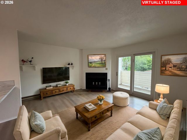 11040 Sw GREENBURG Rd 206, Portland, OR 97210