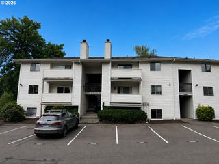 11040 Sw GREENBURG Rd 206, Portland, OR 97210
