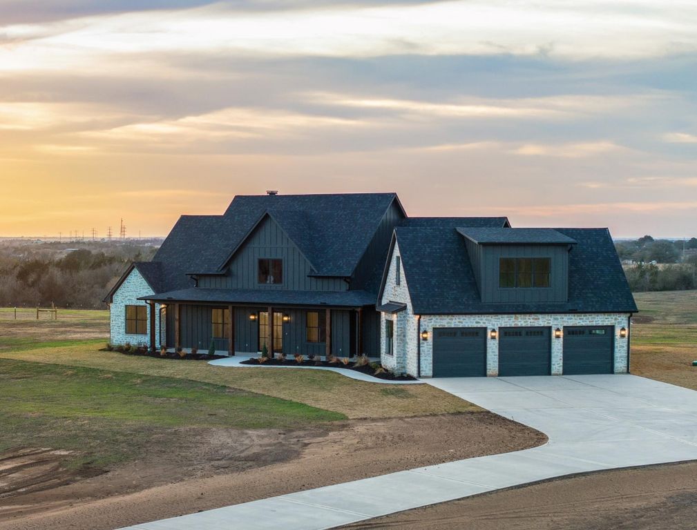 424 Pleasant Hill School Road, Brenham, TX 77833