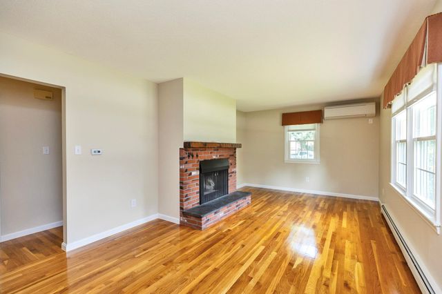 20 Forest Drive, Bedford, NH 03110